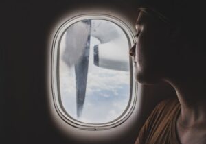 Çocuklarla uçak seyahatini kolaylaştırmanın yolları